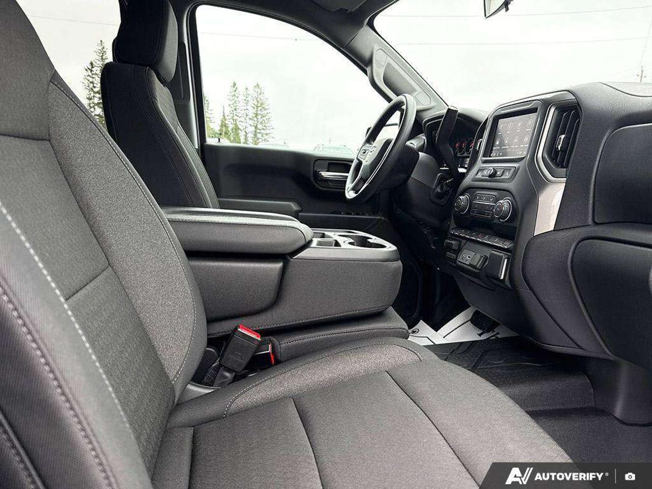 2026 Chevrolet Silverado 1500 TONNEAU. BEDLINER. ALL WEATHER MATS. TRAILER BRAKE CONTROLLER. HITCH GUIDANCE. Photo