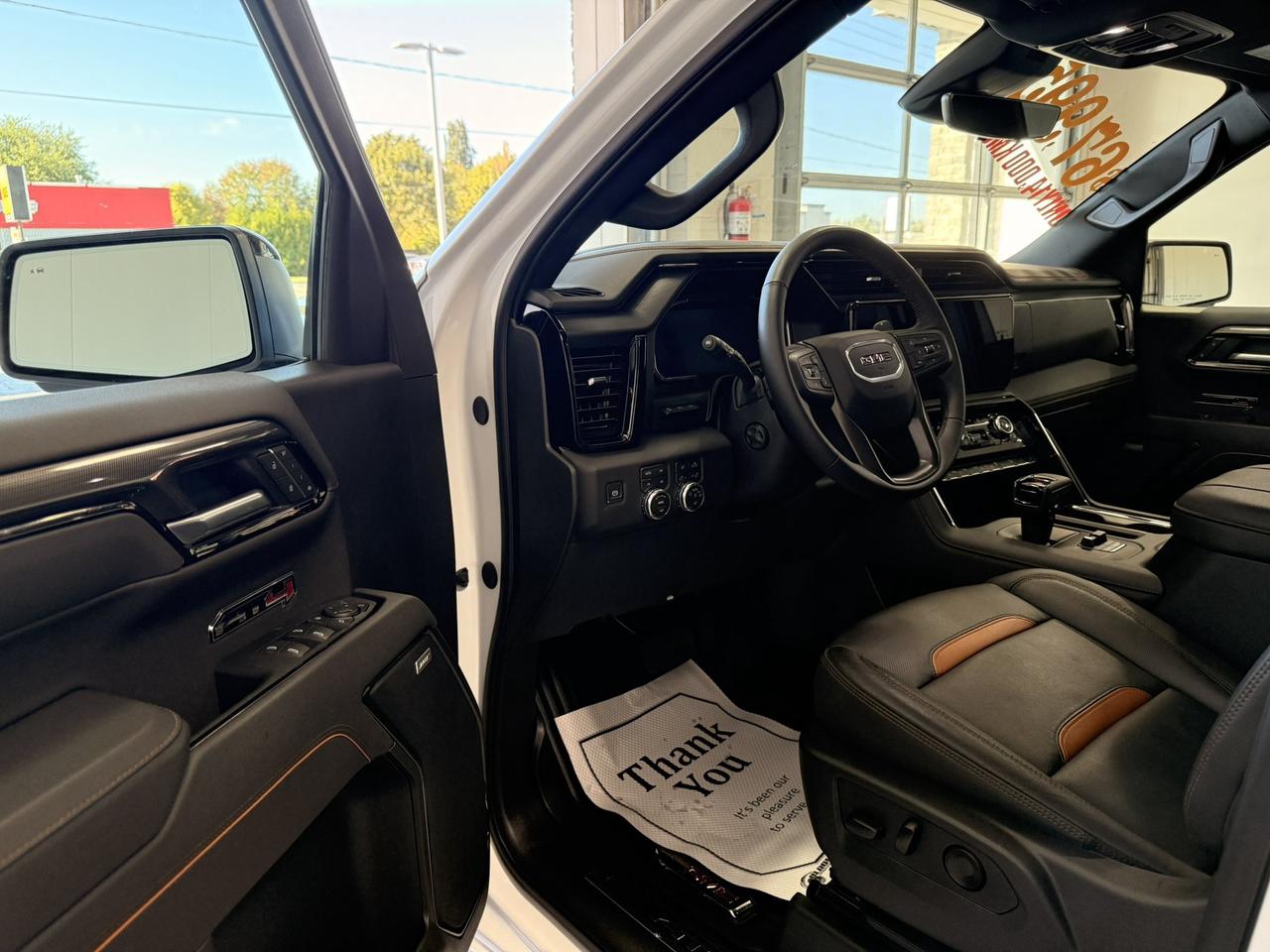 2026 GMC Sierra 1500 AT4 4WD CREW CAB LEATHR NAVI SUNROOF Photo