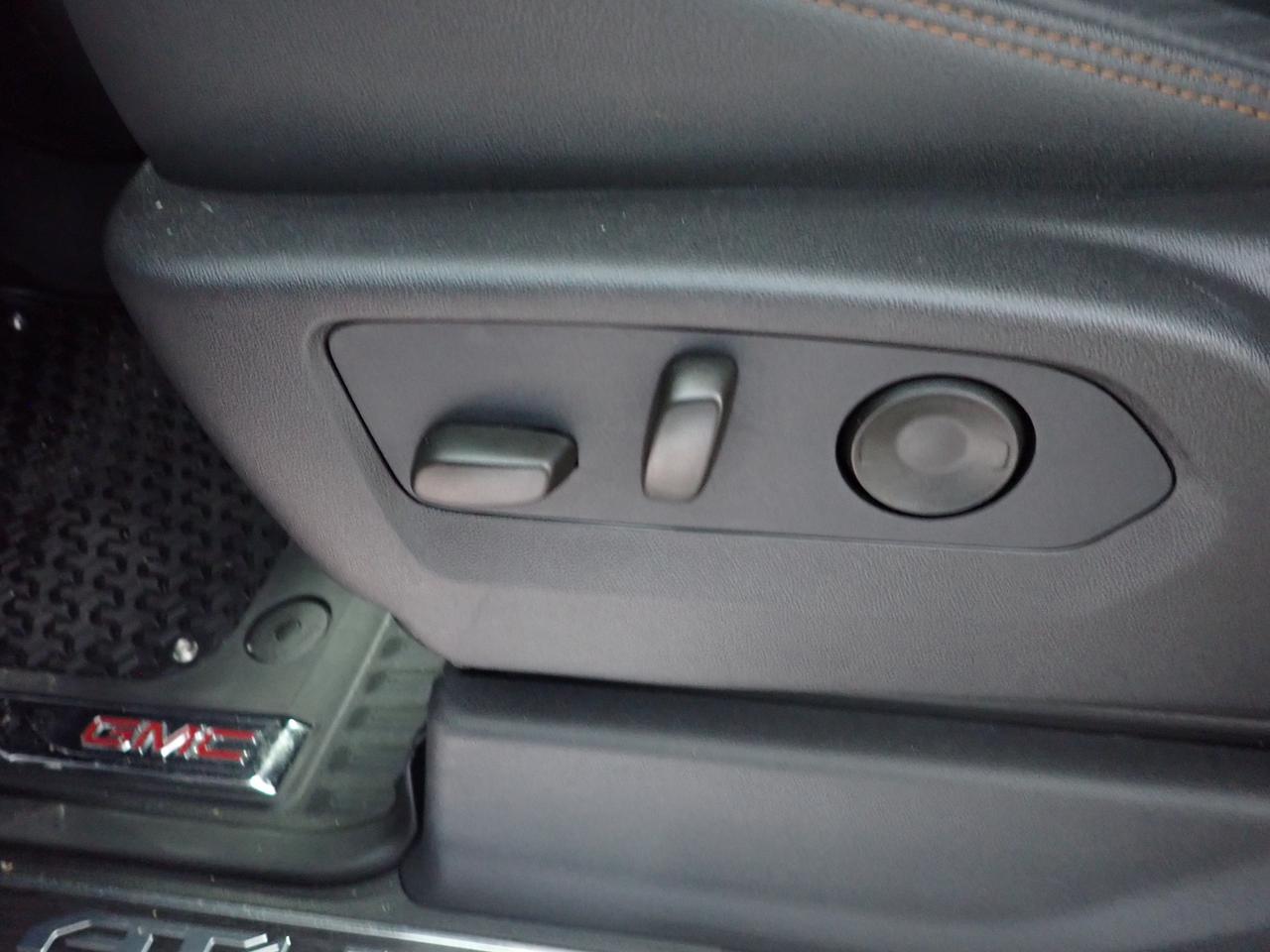 2026 GMC Sierra 1500 AT4 4WD CREW CAB LEATHR NAVI SUNROOF Photo