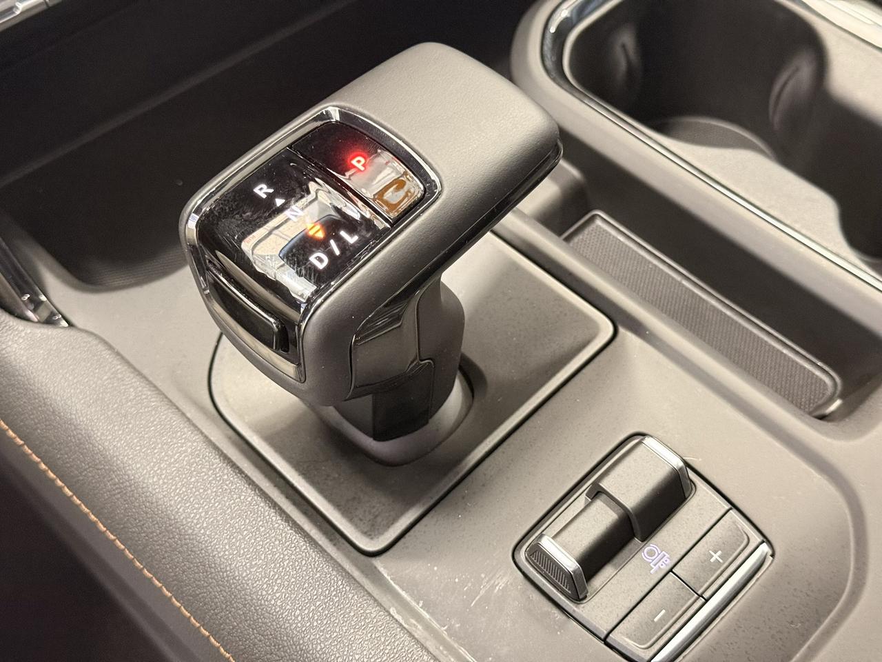2026 GMC Sierra 1500 AT4 4WD CREW CAB LEATHR NAVI SUNROOF Photo