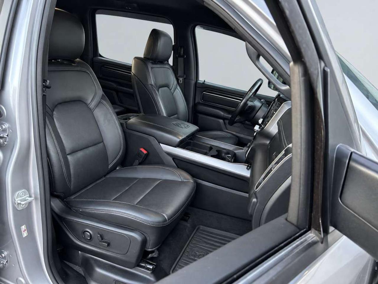2023 RAM 1500 SPORT CREW CAB 4x4   5.7L HEMI   NAVI   Heated Seats   Heated Steering   Remote Start   CarPlay   Backup Cam Photo