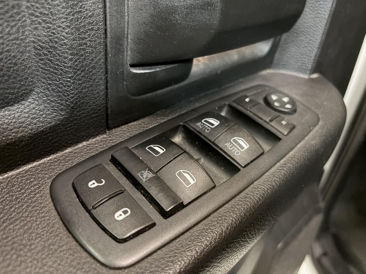 2016 RAM 3500 ST Photo