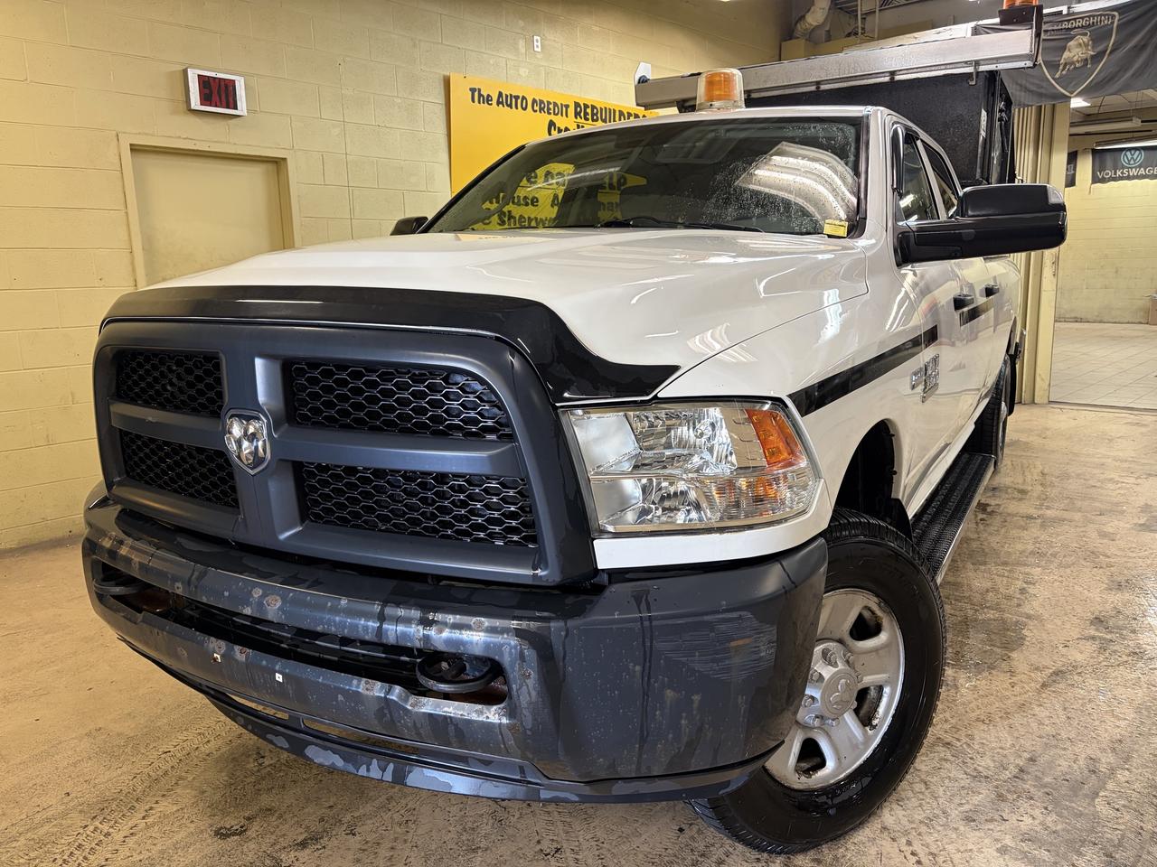 2016 RAM 3500 ST Photo2