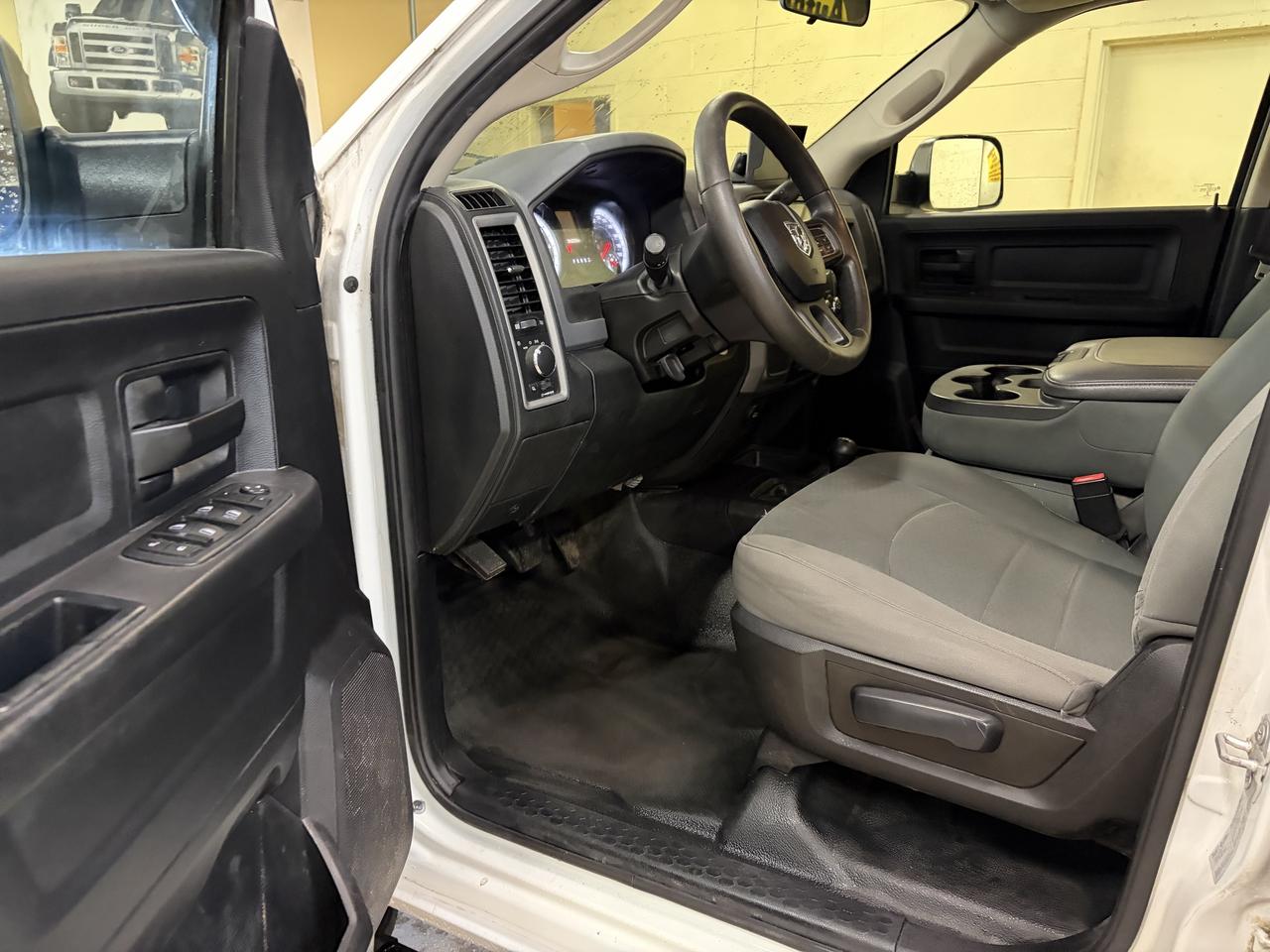 2016 RAM 3500 ST Photo