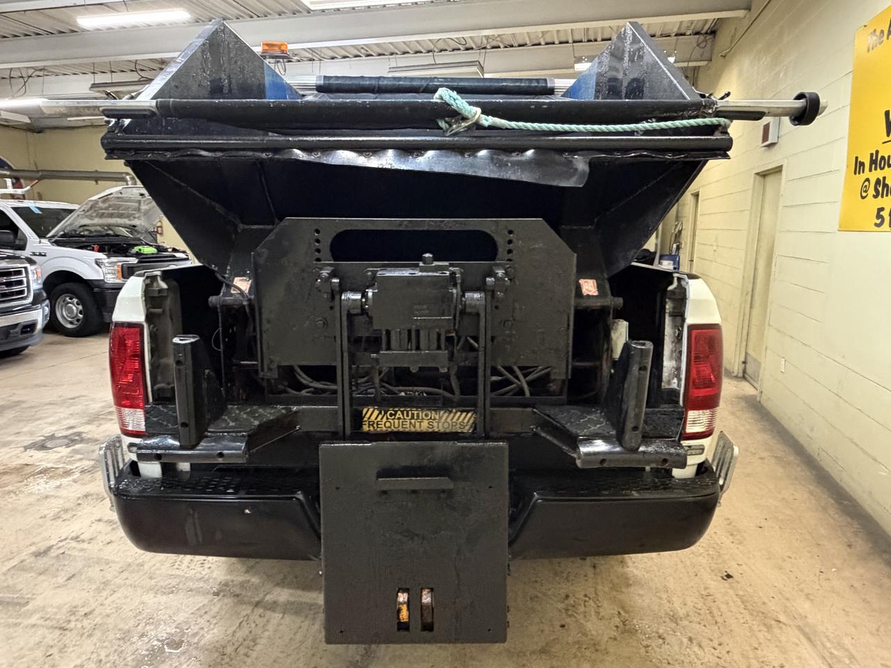 2016 RAM 3500 ST Photo4