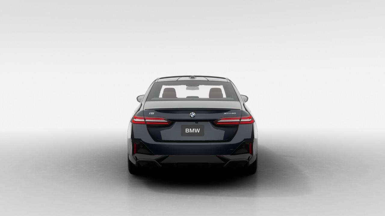 2027 BMW i5 xDrive40 4dr All-Wheel Drive Sedan Photo4