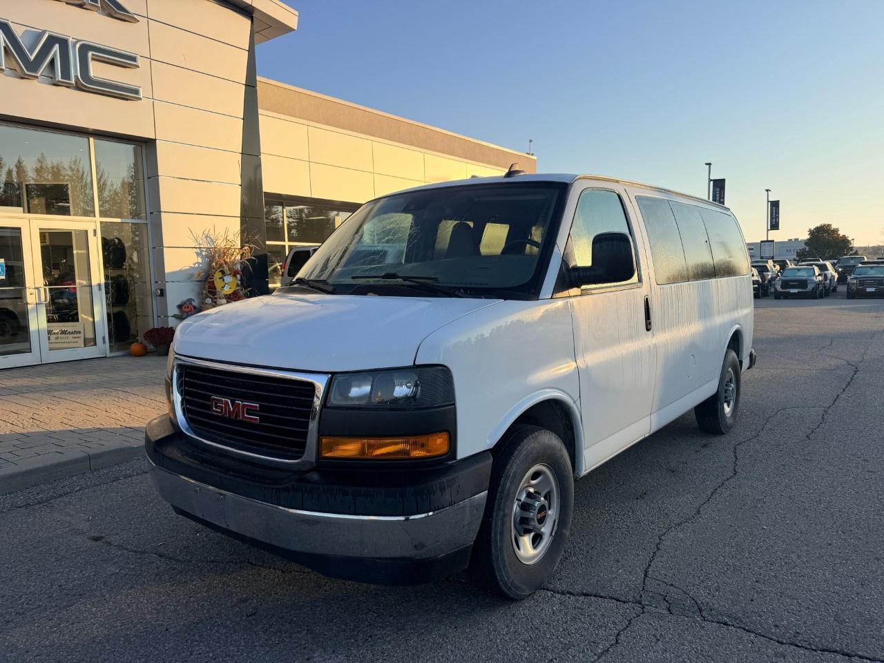 2019 GMC Savana Passenger RWD 2500 135" LT Photo0