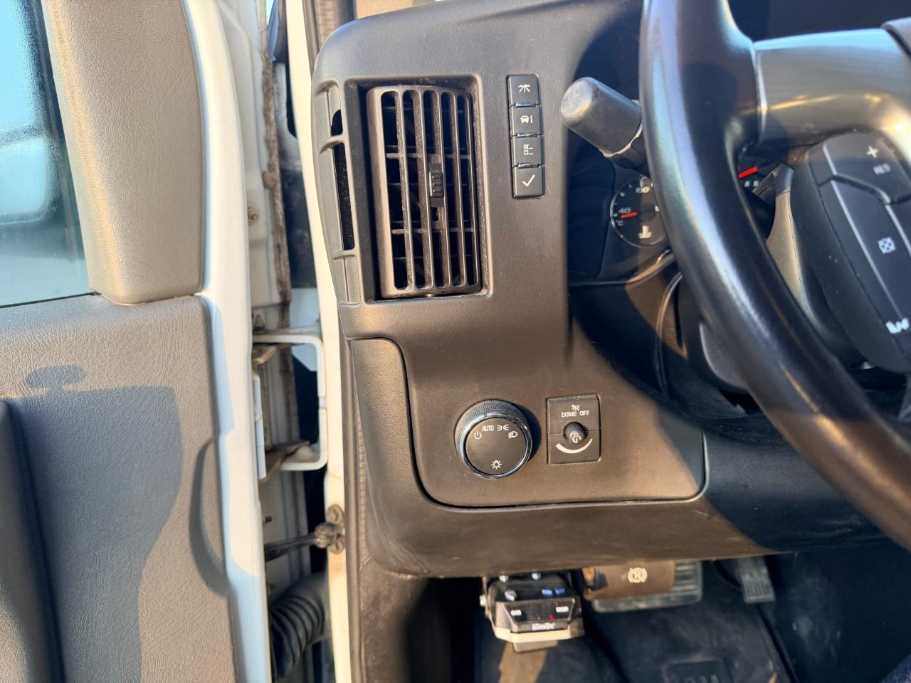 2019 GMC Savana Passenger RWD 2500 135" LT Photo