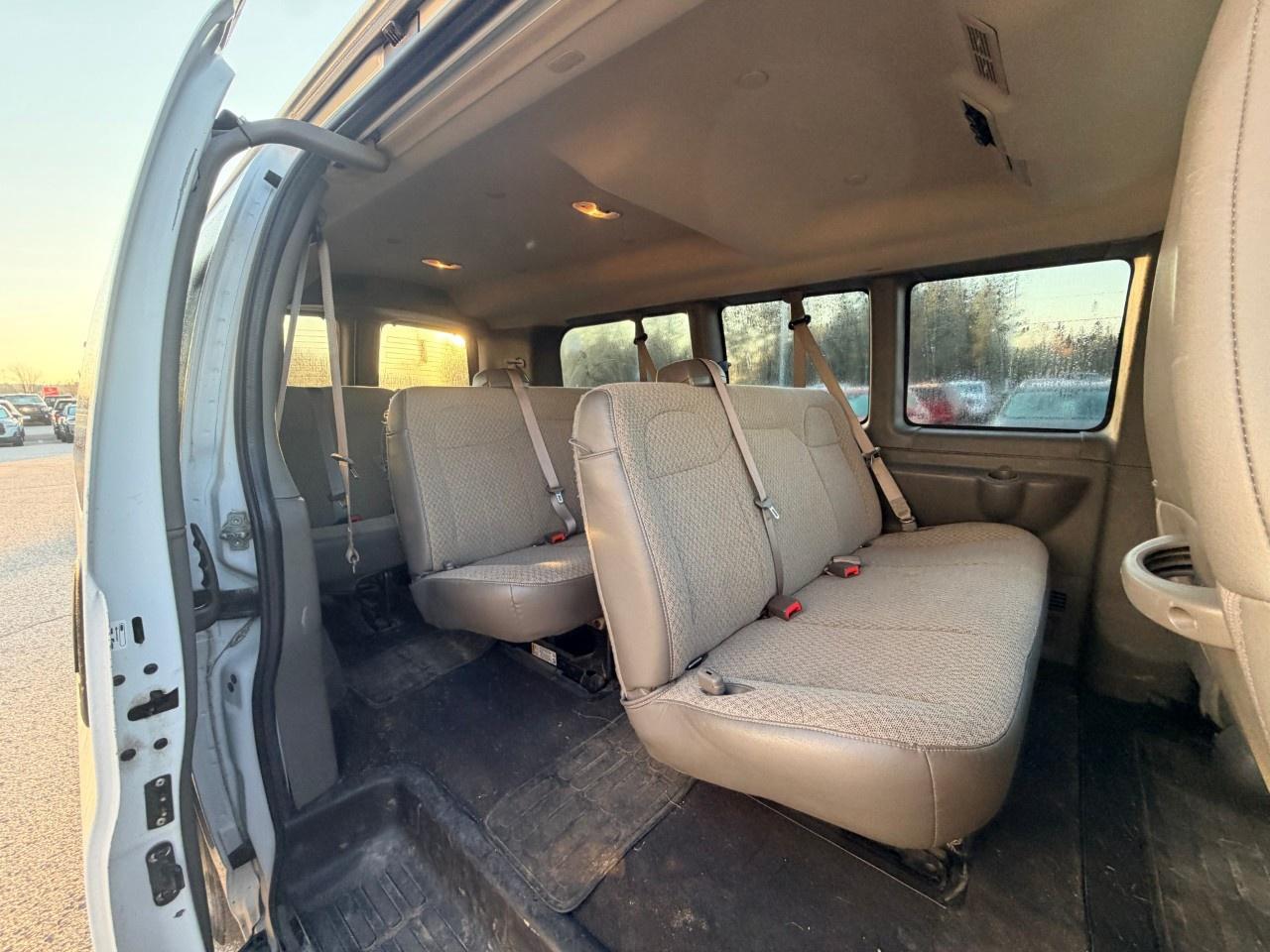 2019 GMC Savana Passenger RWD 2500 135" LT Photo