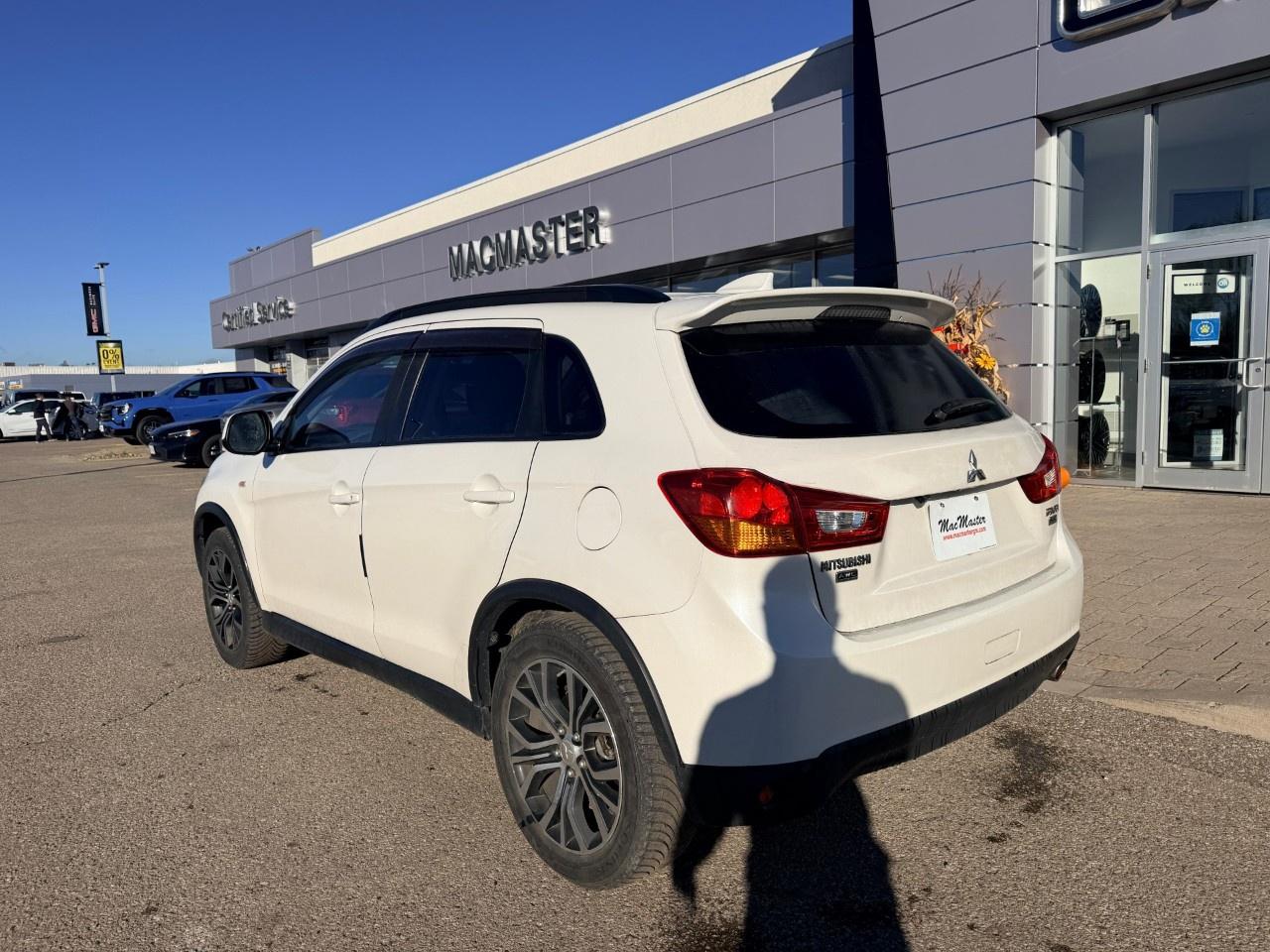 2017 Mitsubishi RVR AWD 4dr 2.4L CVT SE Limited Edition Photo