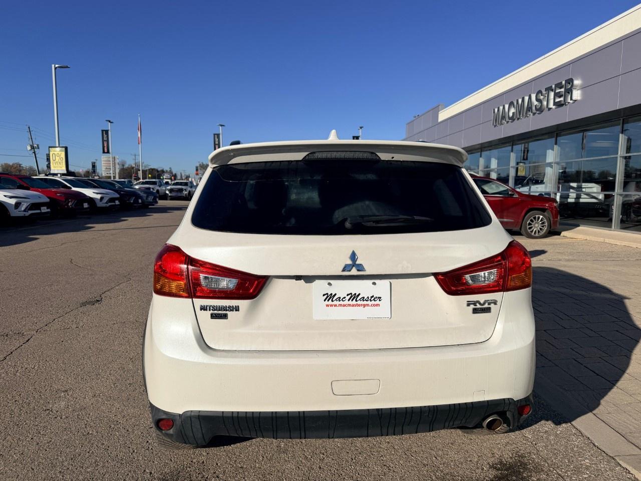 2017 Mitsubishi RVR AWD 4dr 2.4L CVT SE Limited Edition Photo