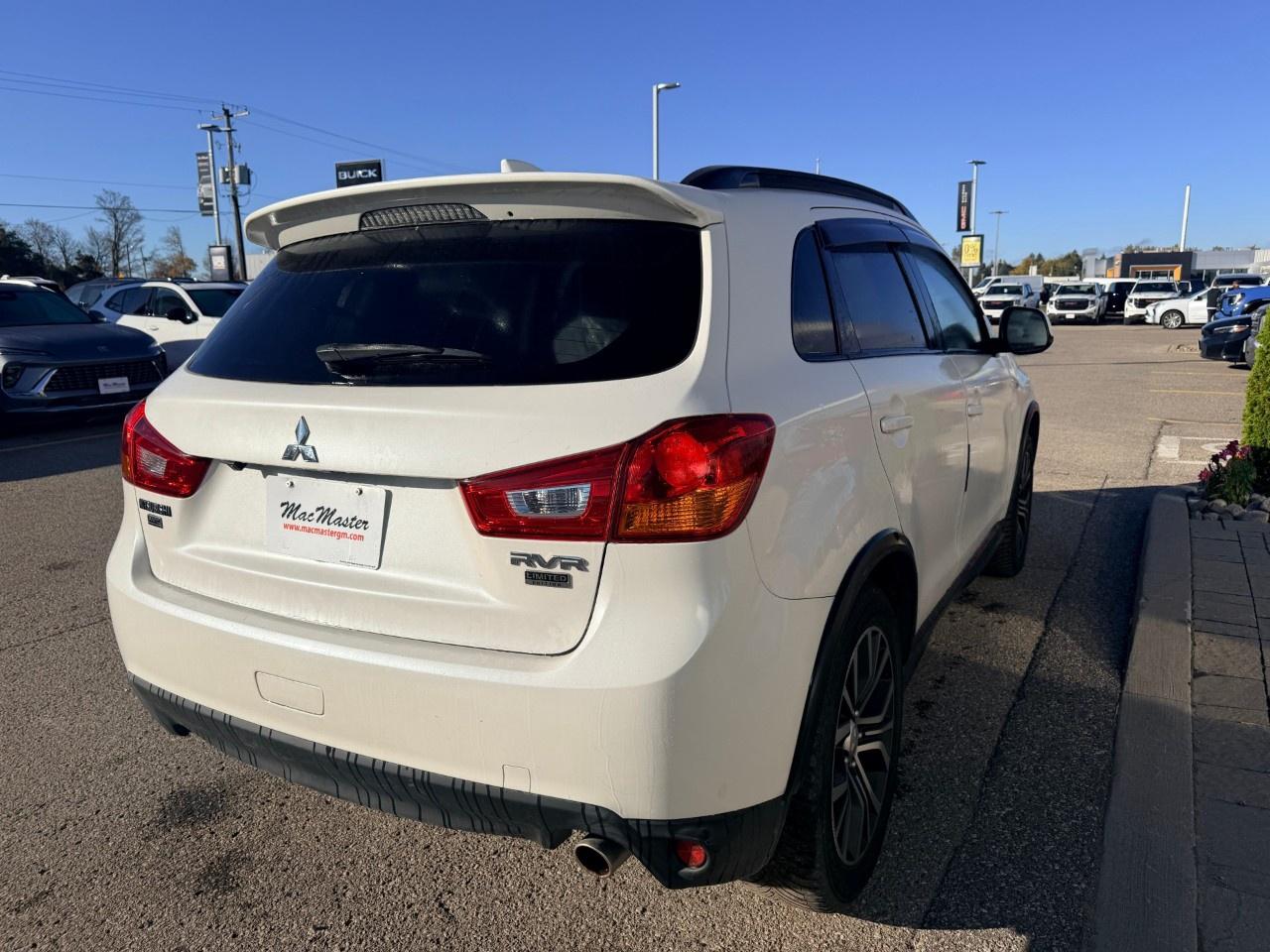 2017 Mitsubishi RVR AWD 4dr 2.4L CVT SE Limited Edition Photo