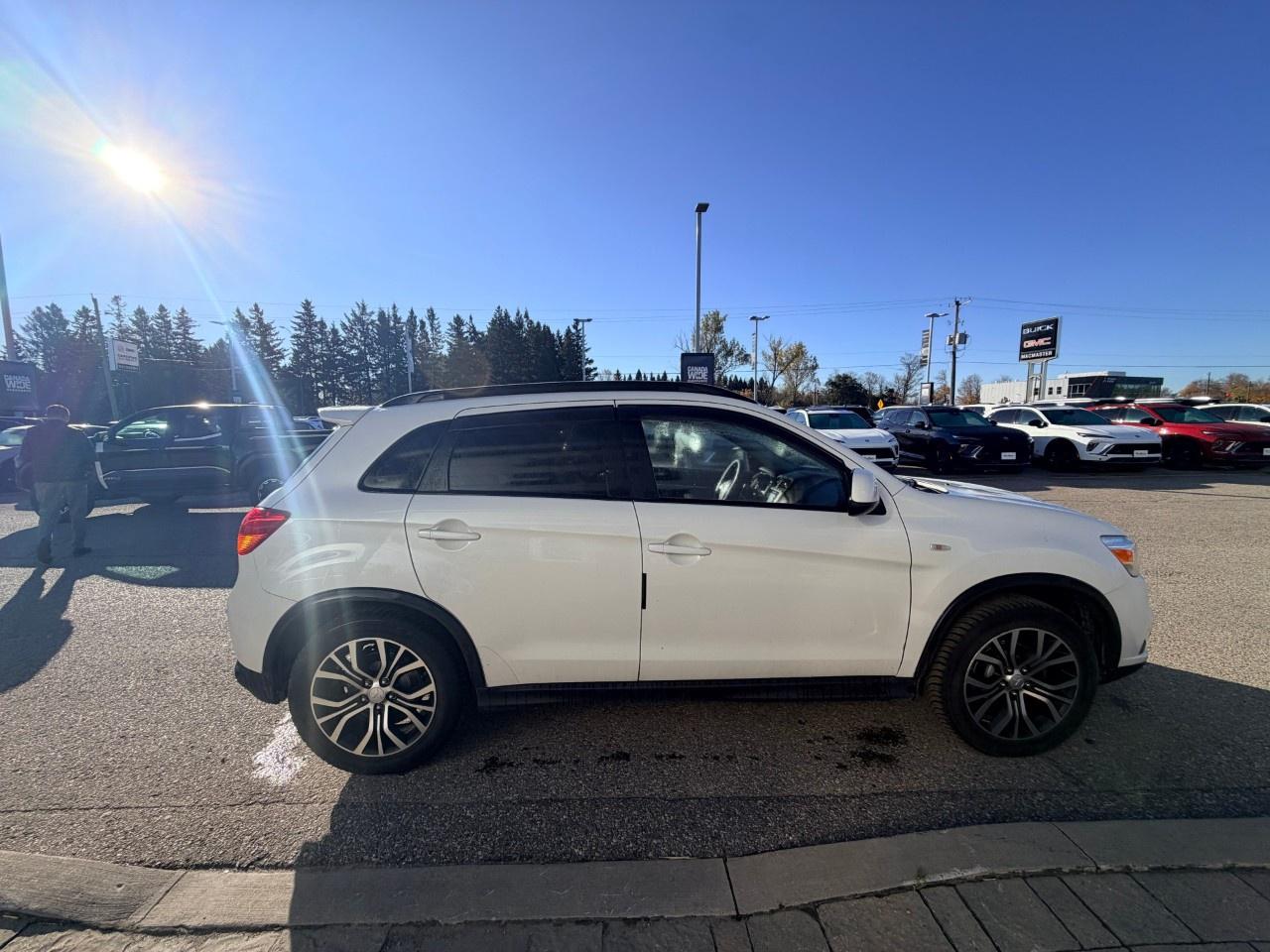 2017 Mitsubishi RVR AWD 4dr 2.4L CVT SE Limited Edition Photo