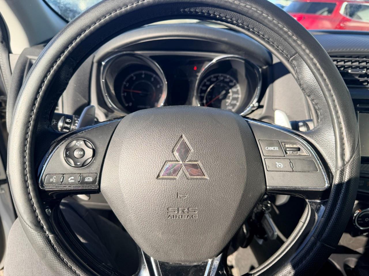 2017 Mitsubishi RVR AWD 4dr 2.4L CVT SE Limited Edition Photo