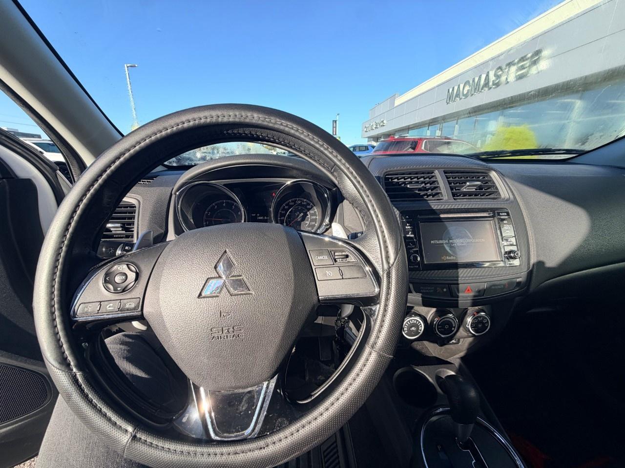 2017 Mitsubishi RVR AWD 4dr 2.4L CVT SE Limited Edition Photo