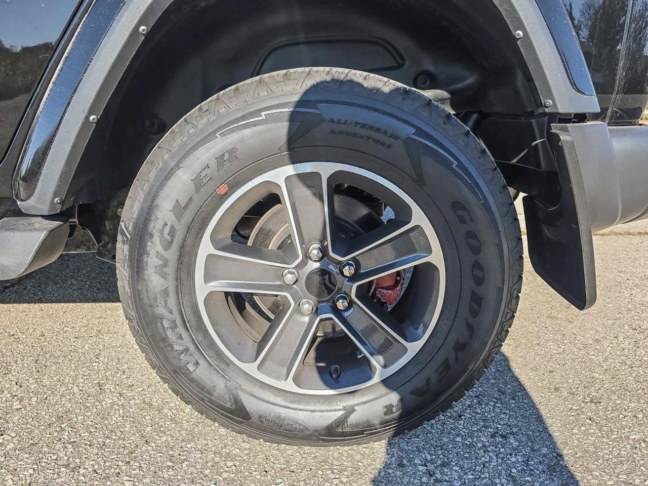 2023 Jeep Wrangler Sahara | One owner | Clean CarFax | Fully Certified | Dealer Service History | Ontario Vehicle | Photo