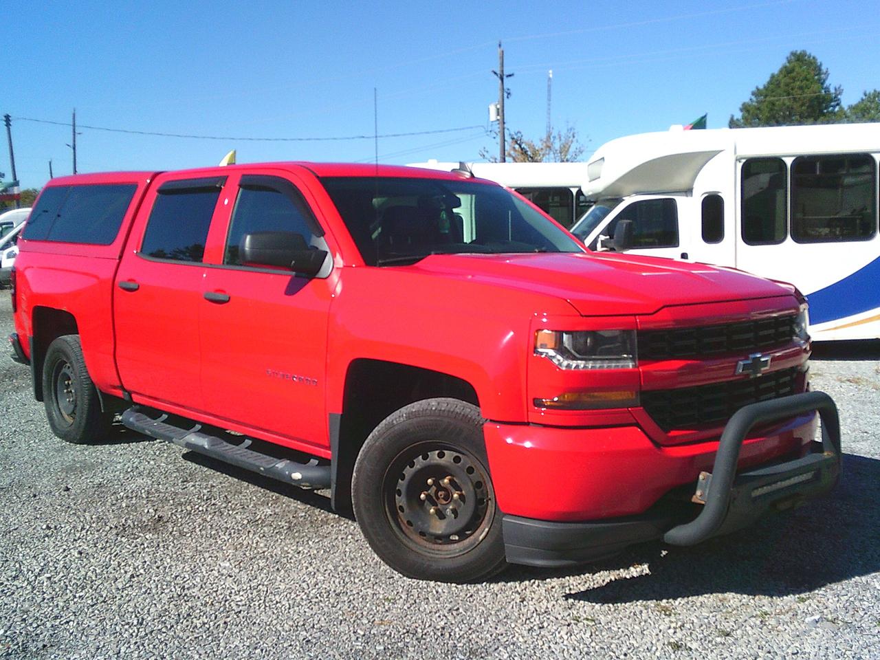 2018 Chevrolet Silverado 1500 4WD Crew Cab 143.5" Custom Photo4