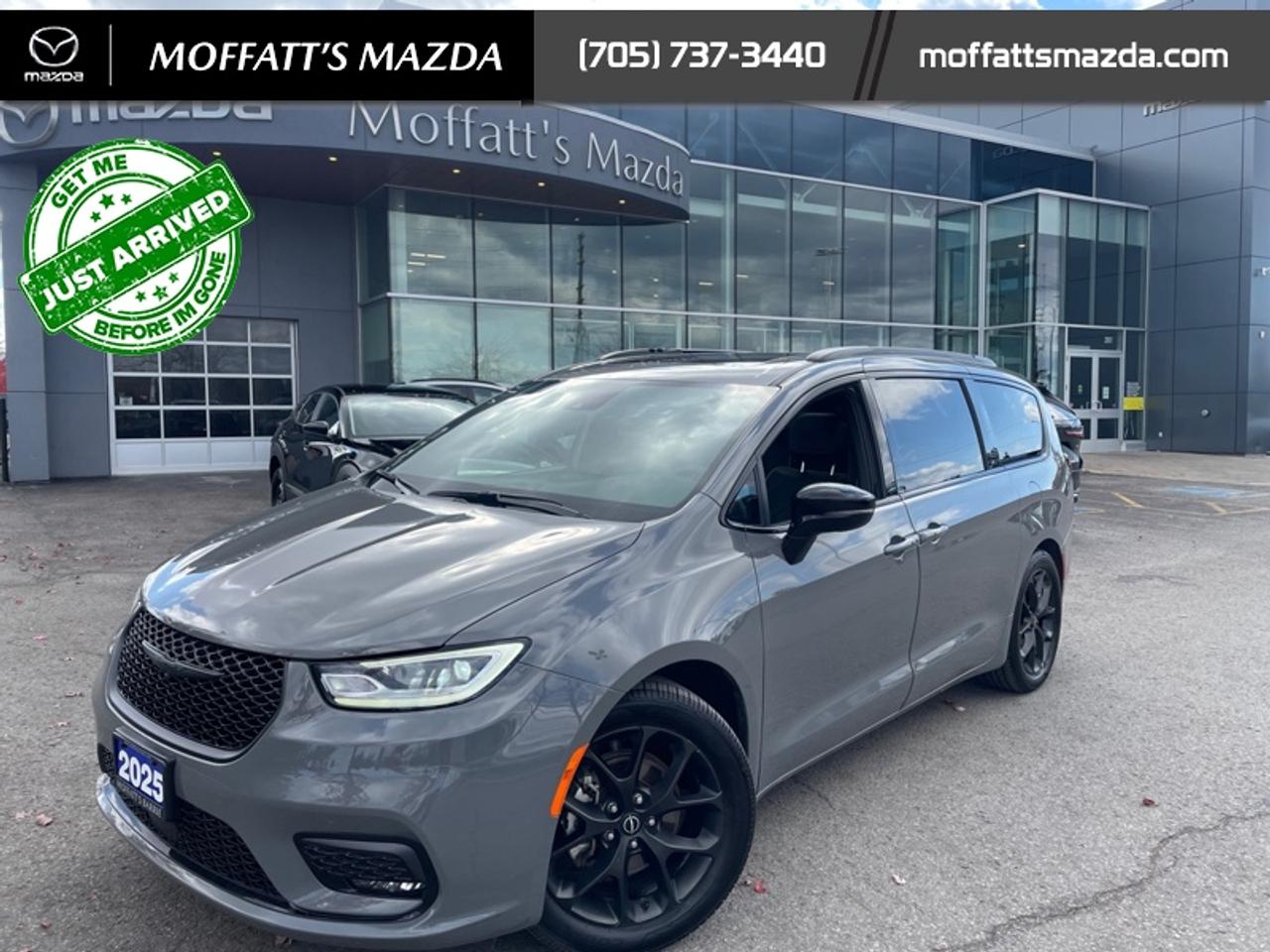 2025 Chrysler Pacifica Limited Photo5