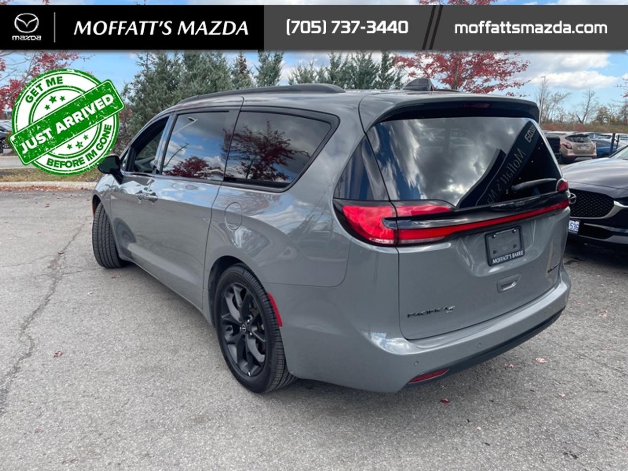 2025 Chrysler Pacifica Limited Photo3