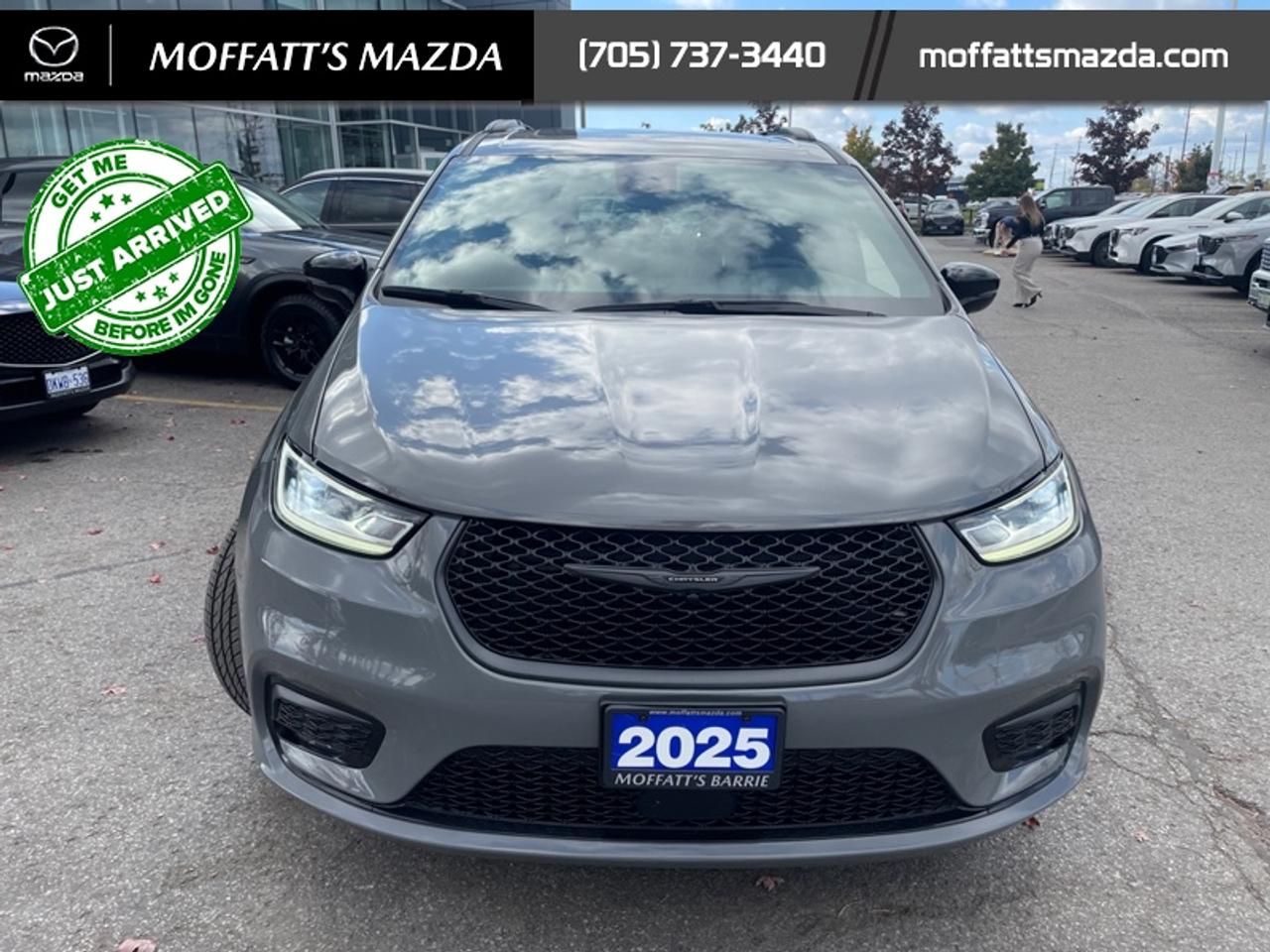 2025 Chrysler Pacifica Limited Photo