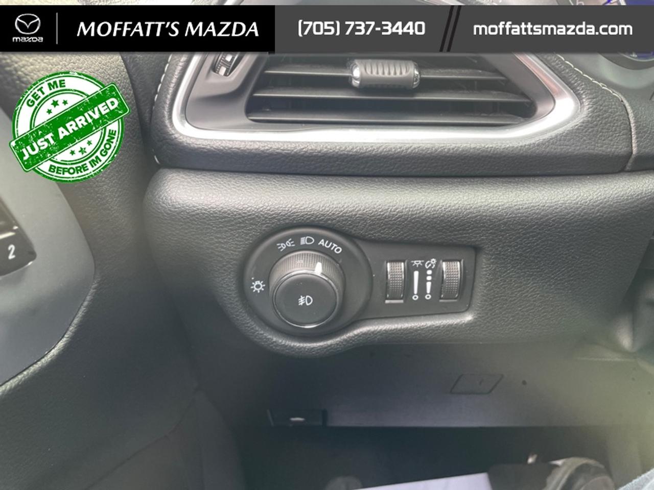 2025 Chrysler Pacifica Limited Photo