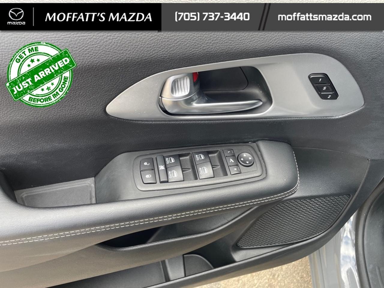2025 Chrysler Pacifica Limited Photo