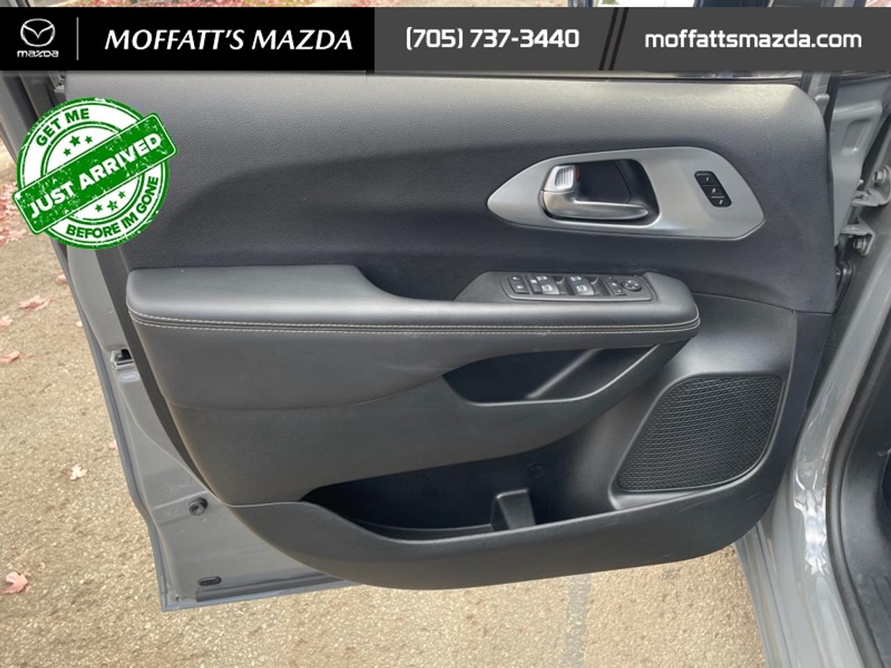 2025 Chrysler Pacifica Limited Photo