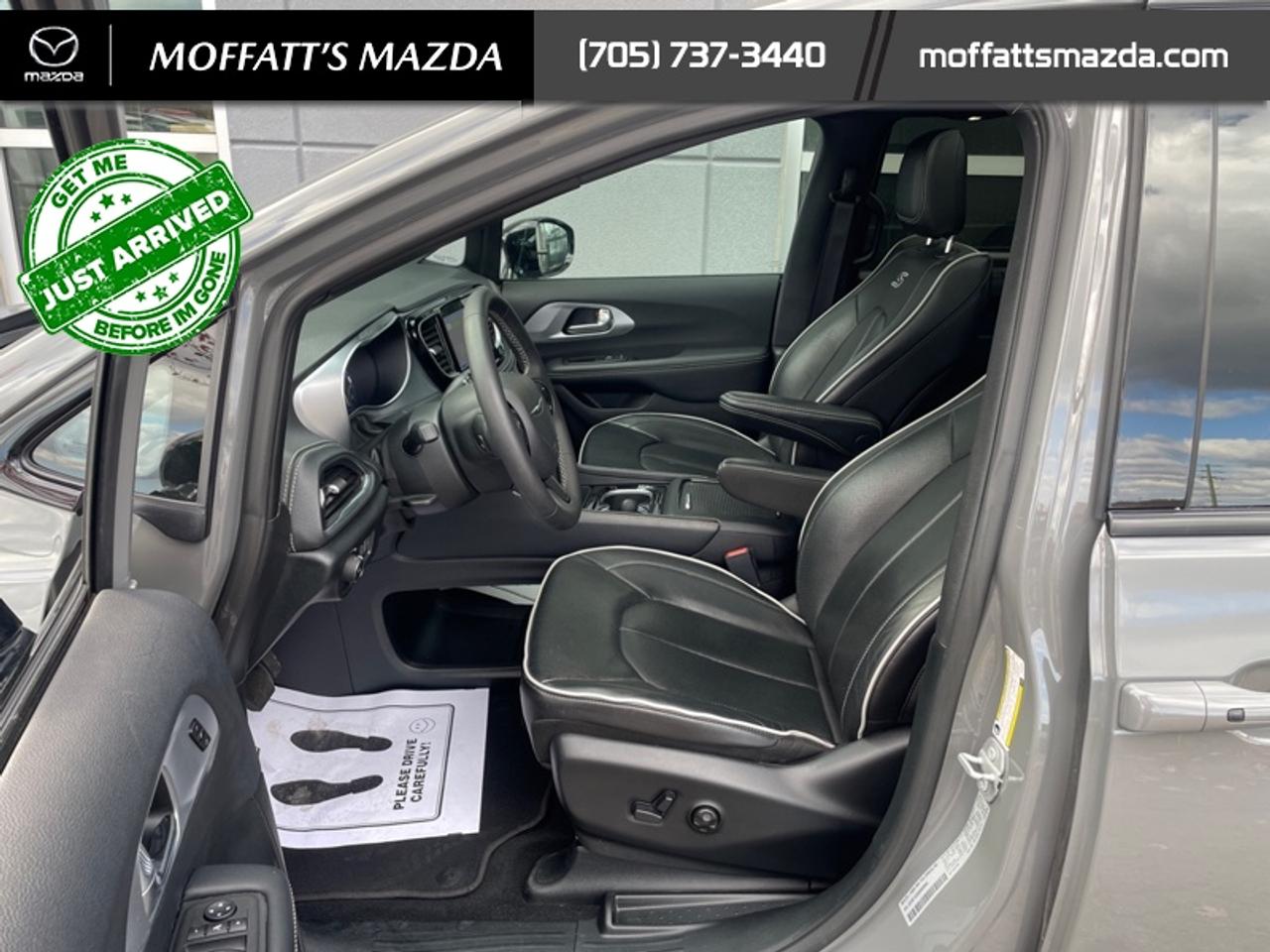 2025 Chrysler Pacifica Limited Photo