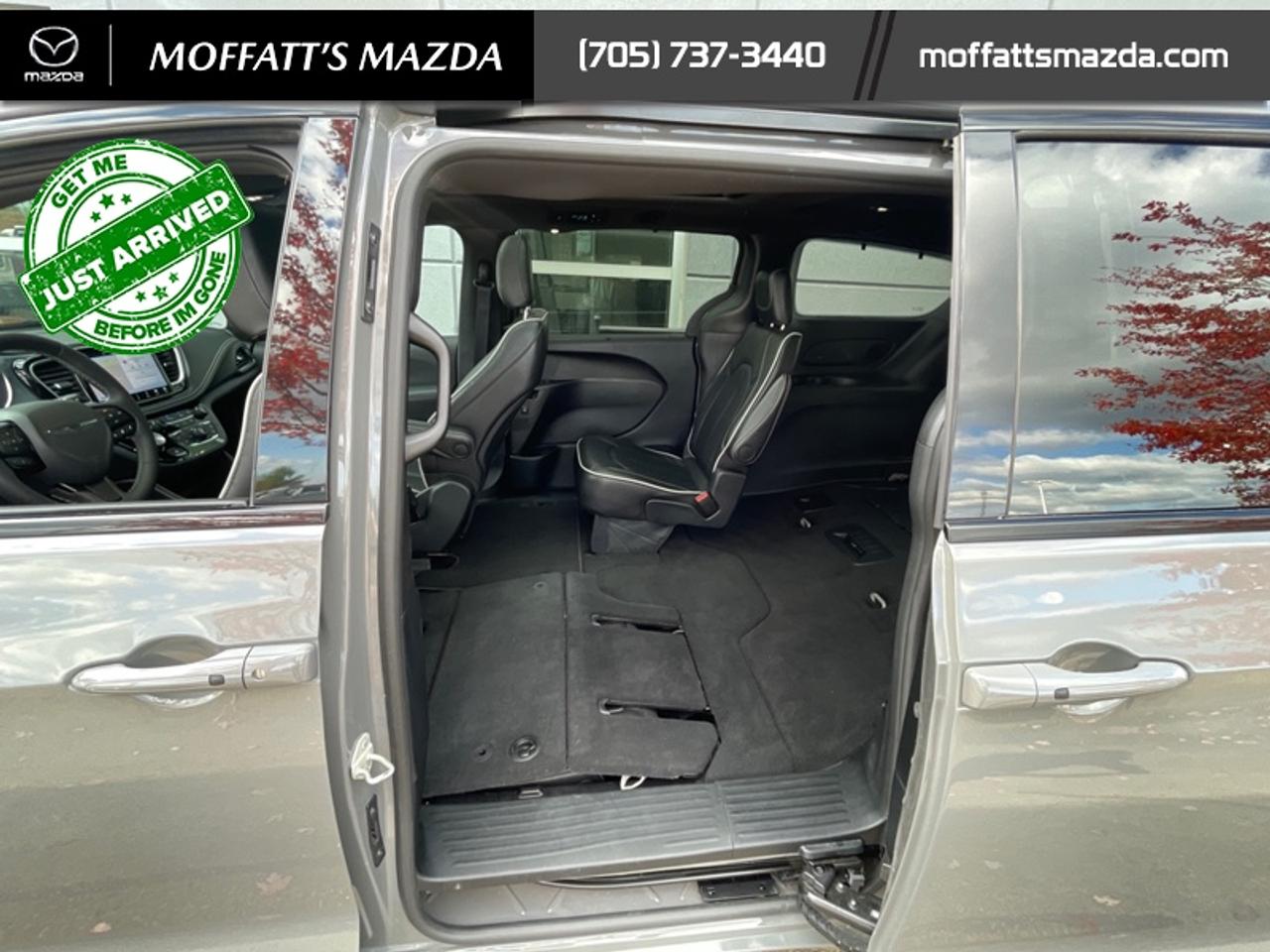 2025 Chrysler Pacifica Limited Photo