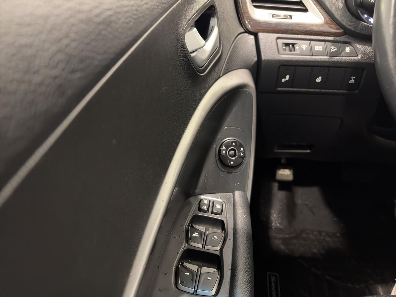 2017 Hyundai Santa Fe Sport Premium | Blind Spot Detection | Rear Cross-Traffic Alert |  Dual-Zone Automatic Climate Control Photo