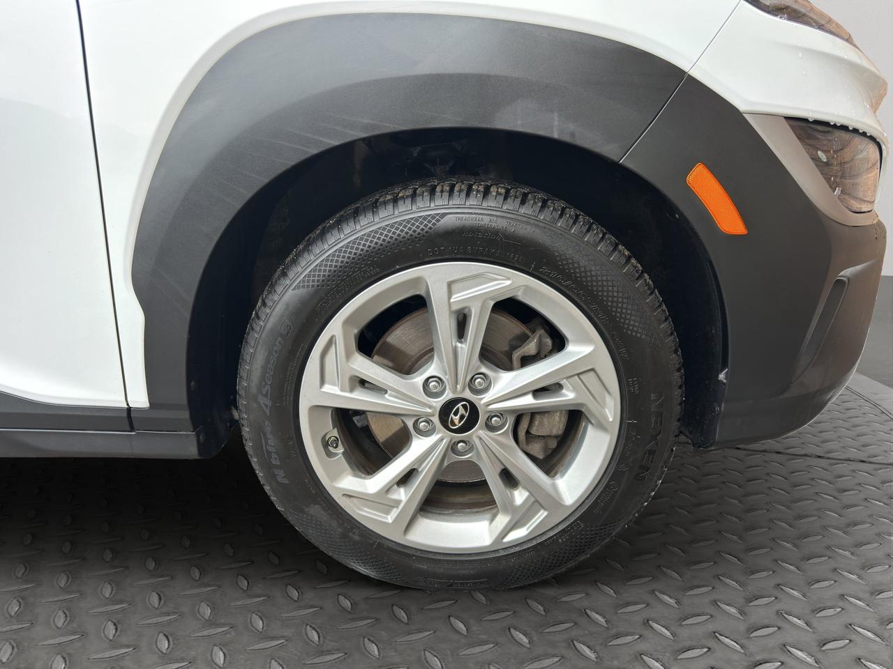 2023 Hyundai KONA Preferred | AWD | Heated Leather-Wrapped Steering Wheel | Keyless Start & Entry Photo1
