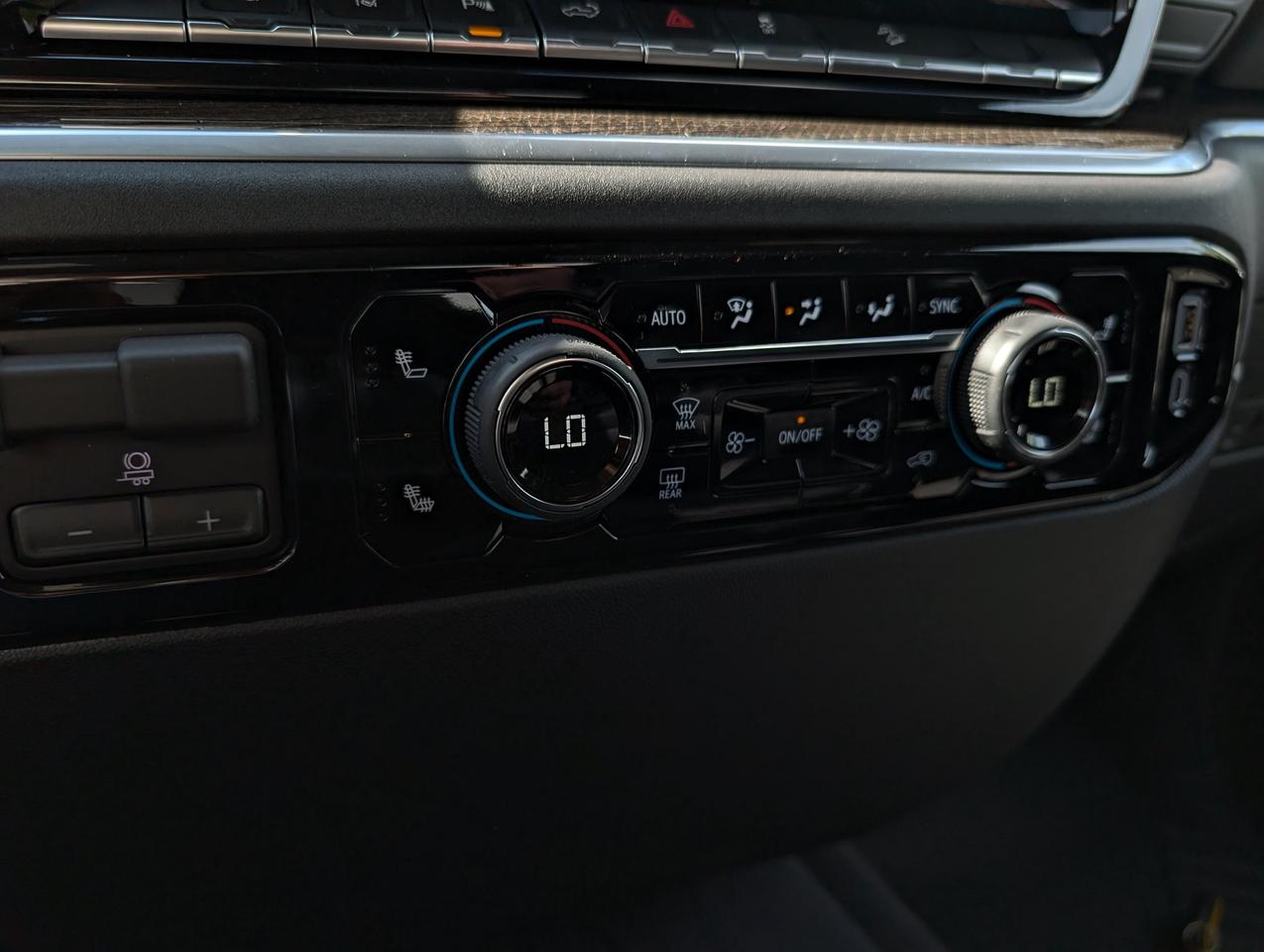 2025 Chevrolet SILVERADO 2500HD LT Photo