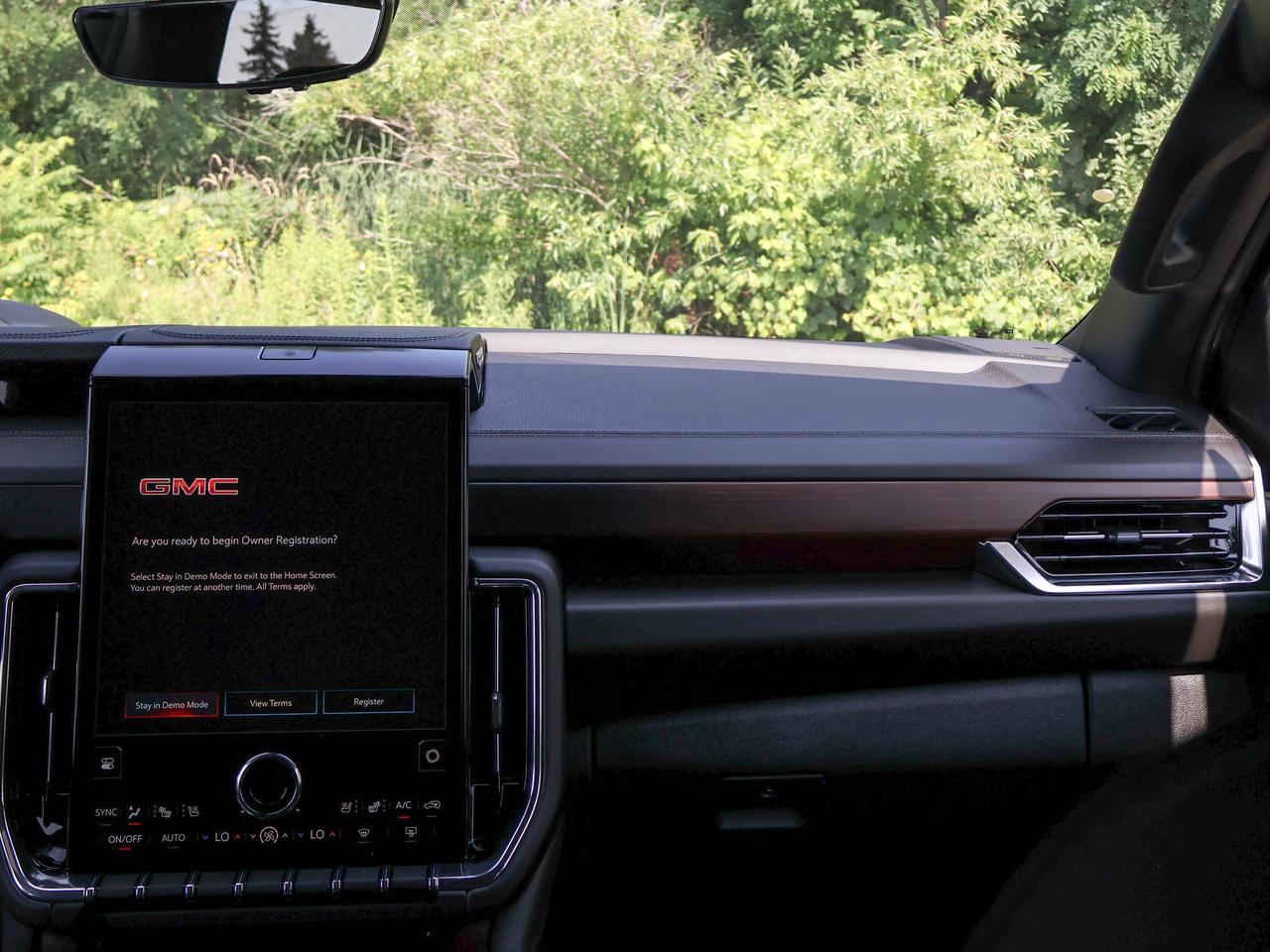 2026 GMC Yukon Denali Photo