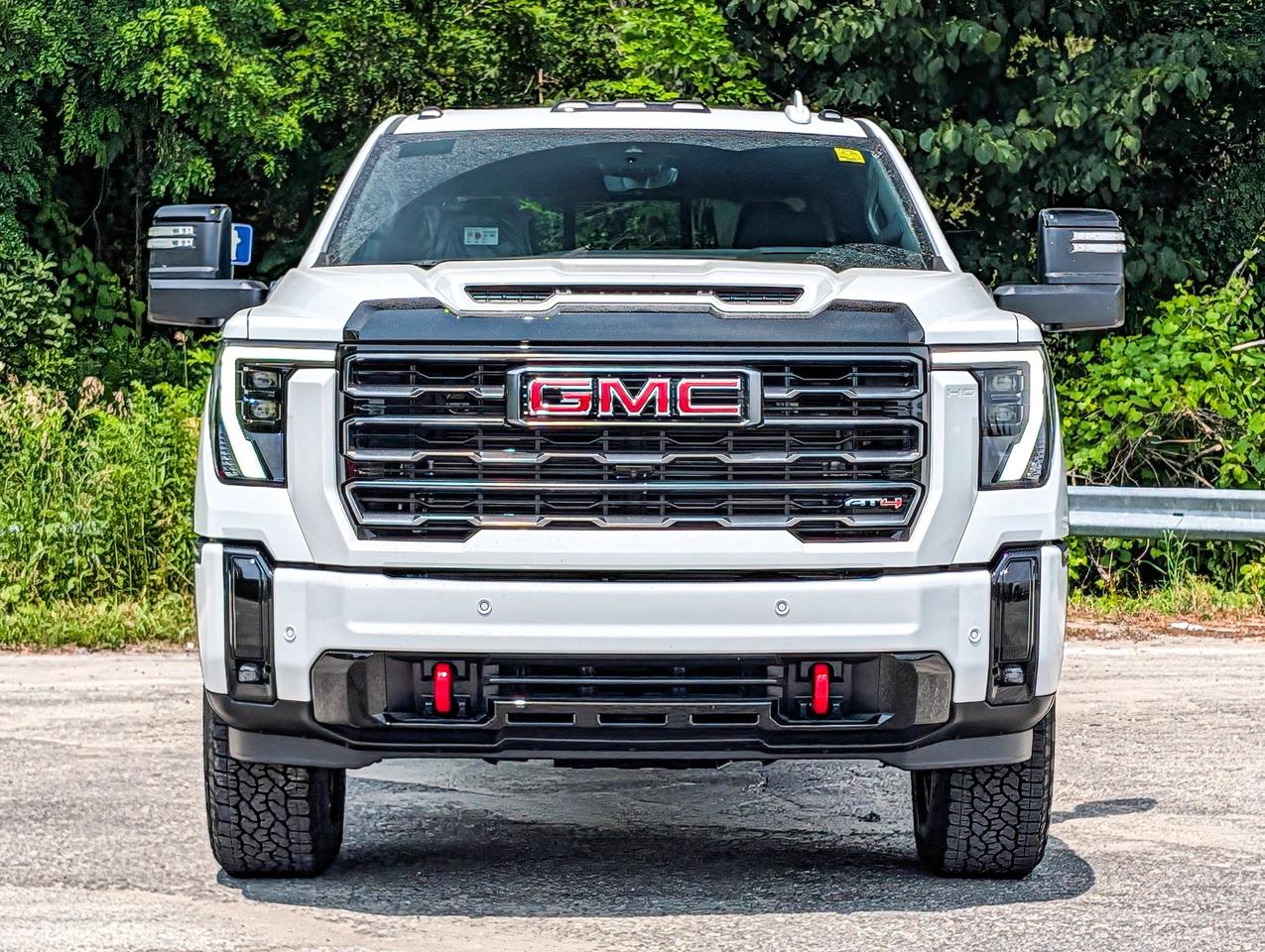 2026 GMC SIERRA 2500HD AT4 Photo3