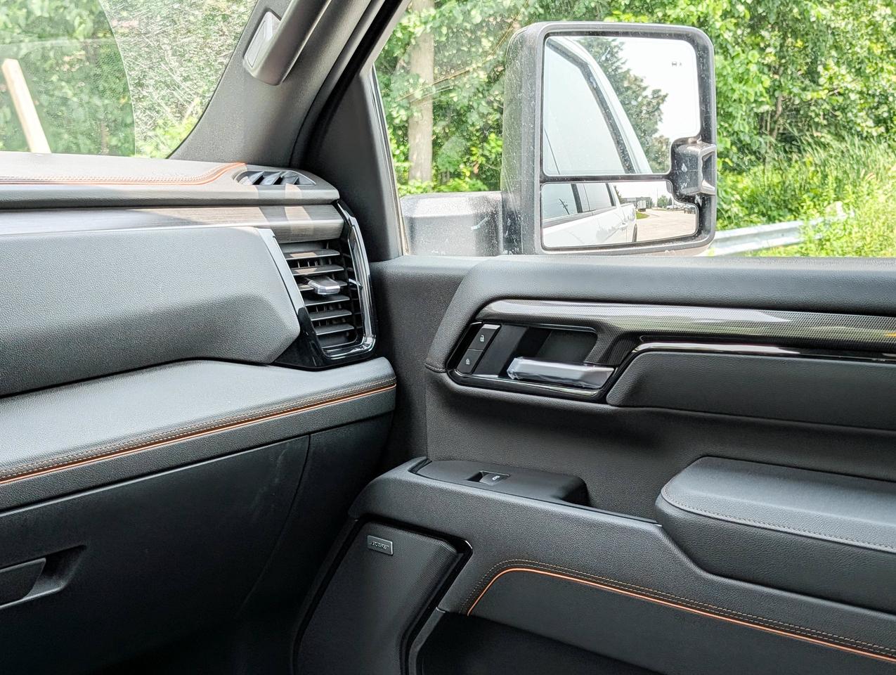 2026 GMC SIERRA 2500HD AT4 Photo