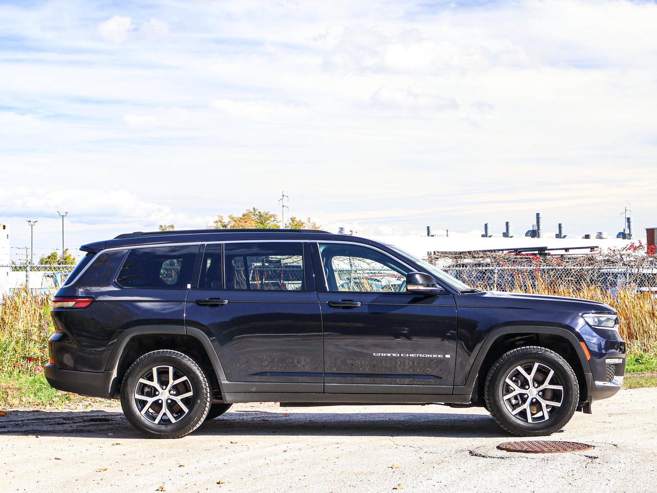 2024 Jeep Grand Cherokee L Limited Photo2