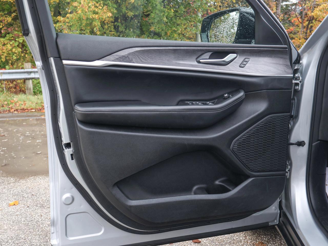 2024 Jeep Grand Cherokee L Limited Photo