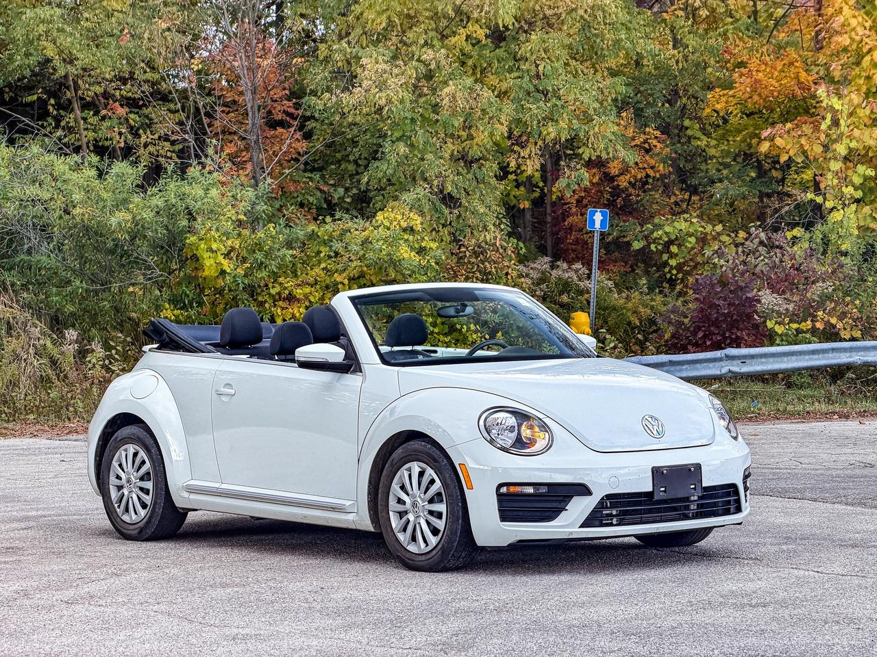 2017 Volkswagen Beetle Convertible Classic Photo