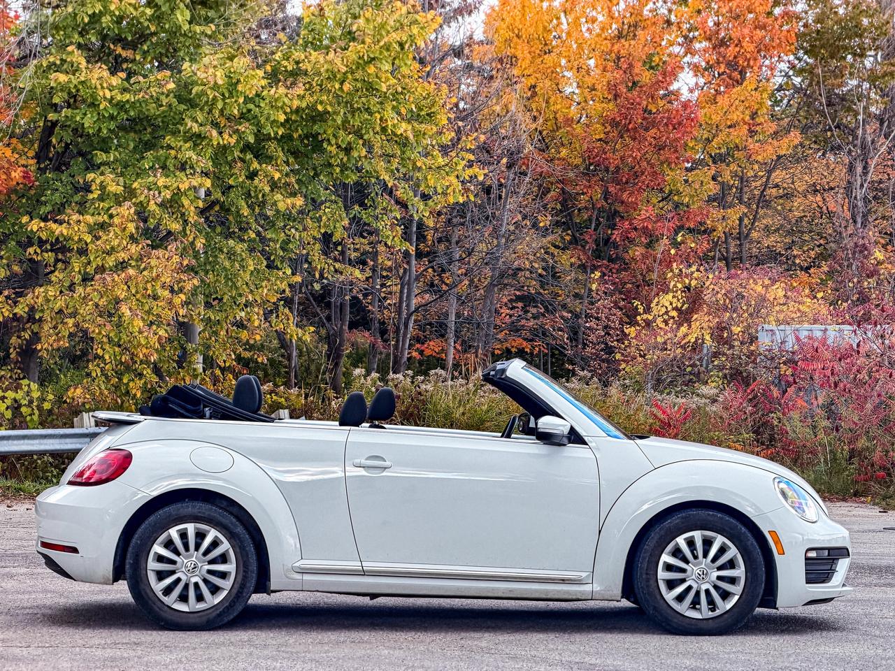 2017 Volkswagen Beetle Convertible Classic Photo