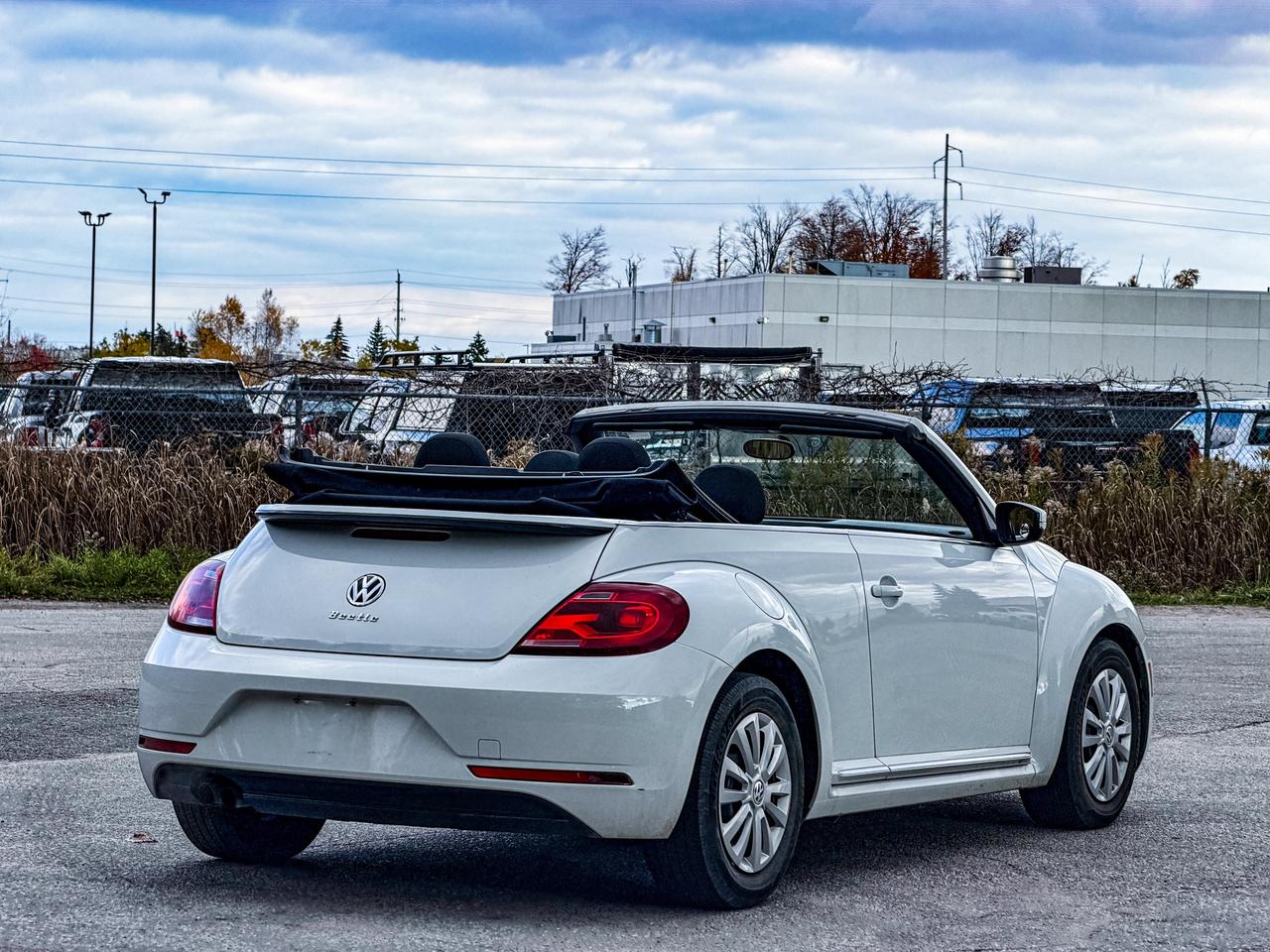 2017 Volkswagen Beetle Convertible Classic Photo