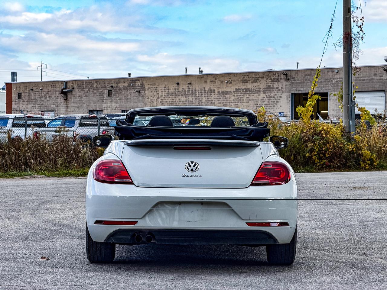 2017 Volkswagen Beetle Convertible Classic Photo