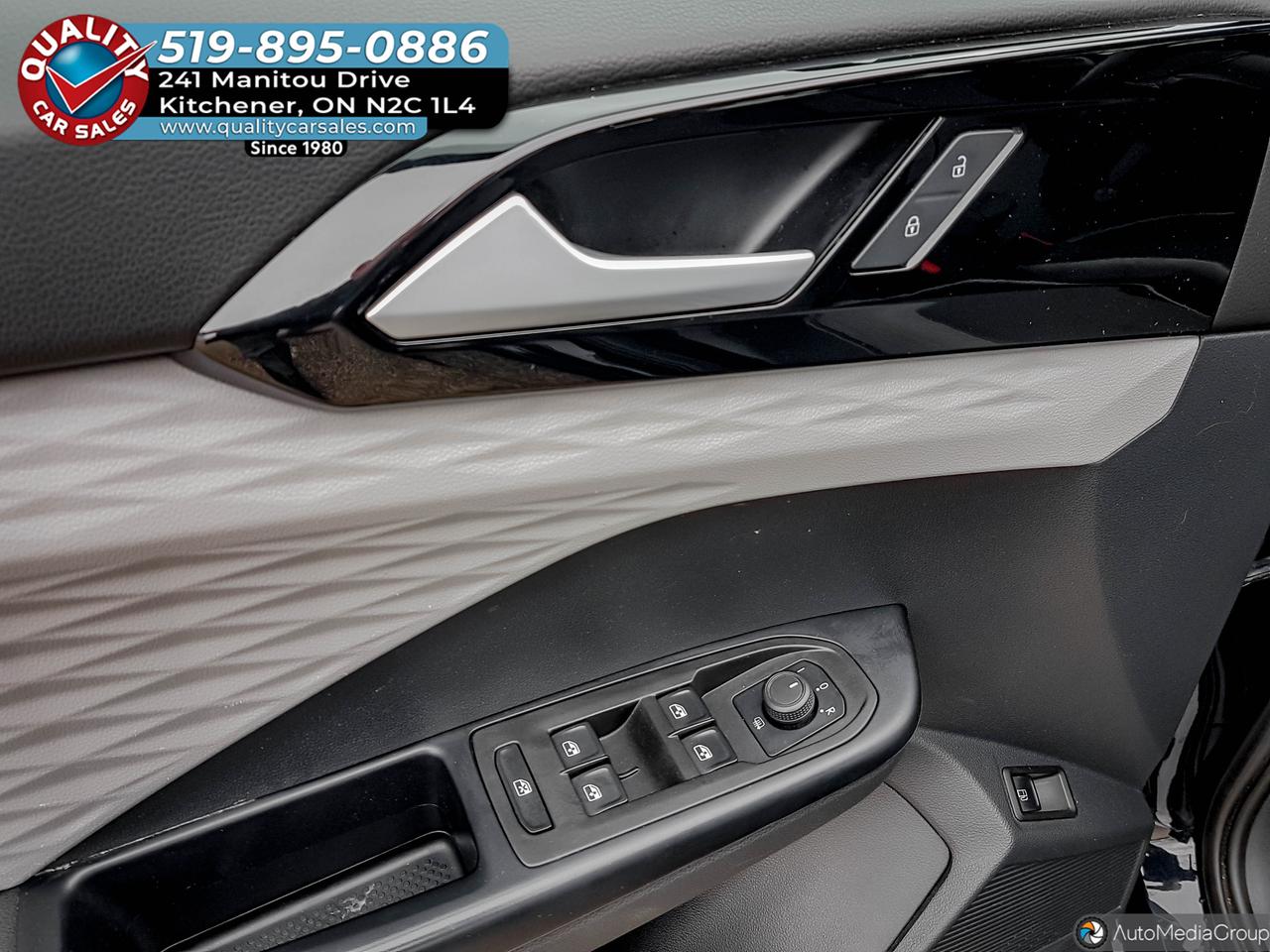 2024 Volkswagen Taos Trendline *HEATED SEATS* Photo