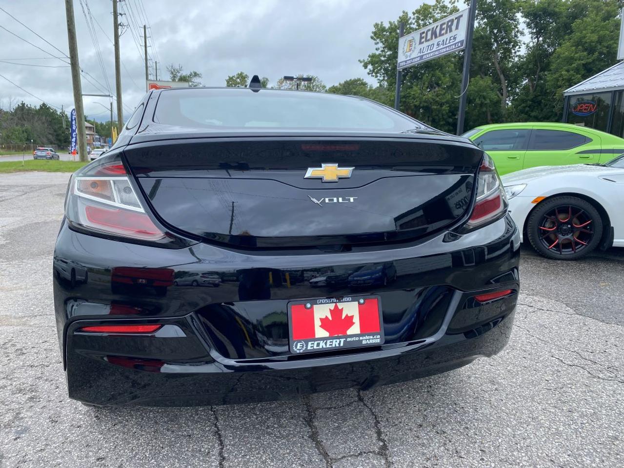 2017 Chevrolet Volt LT HYBRID   SAVE $$$ ON GAS!! Photo