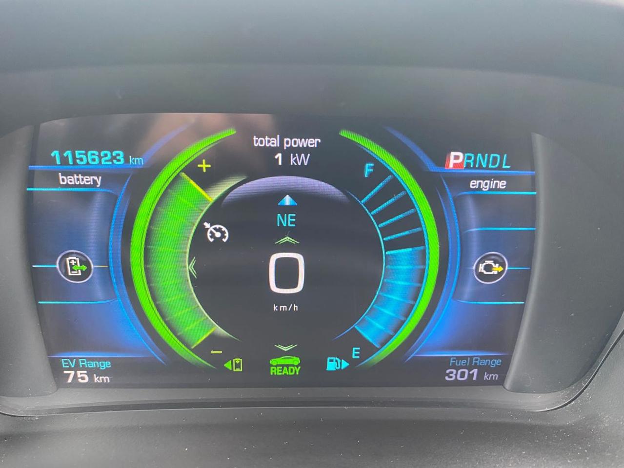 2017 Chevrolet Volt LT HYBRID   SAVE $$$ ON GAS!! Photo