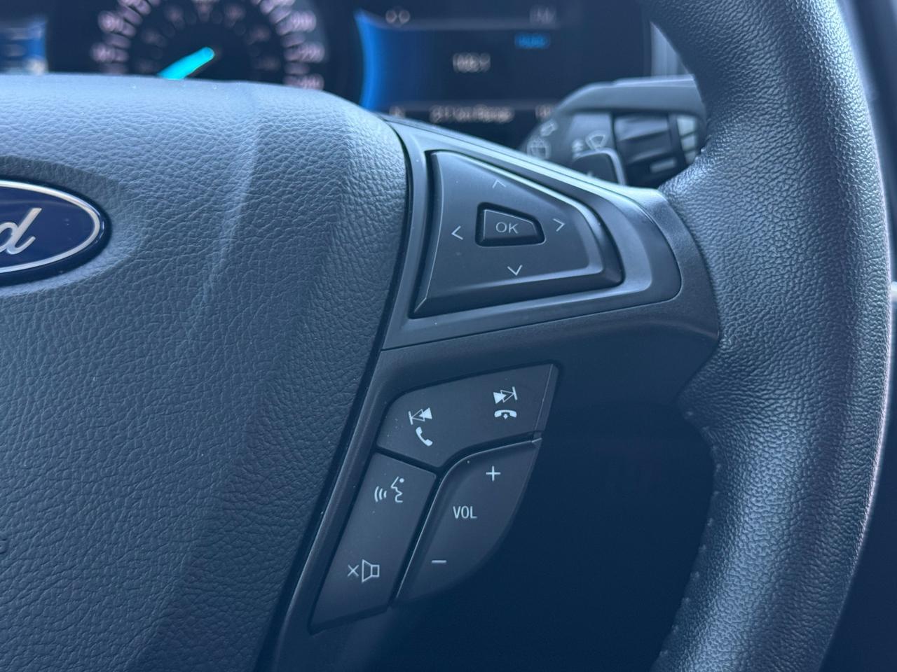 2022 Ford Edge Titanium Photo
