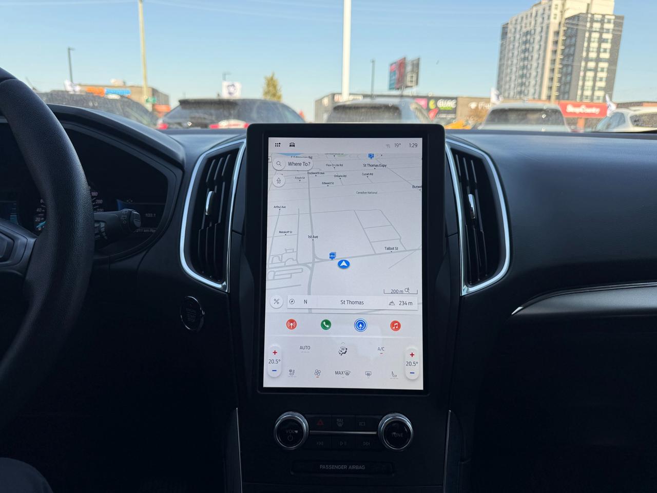 2022 Ford Edge Titanium Photo