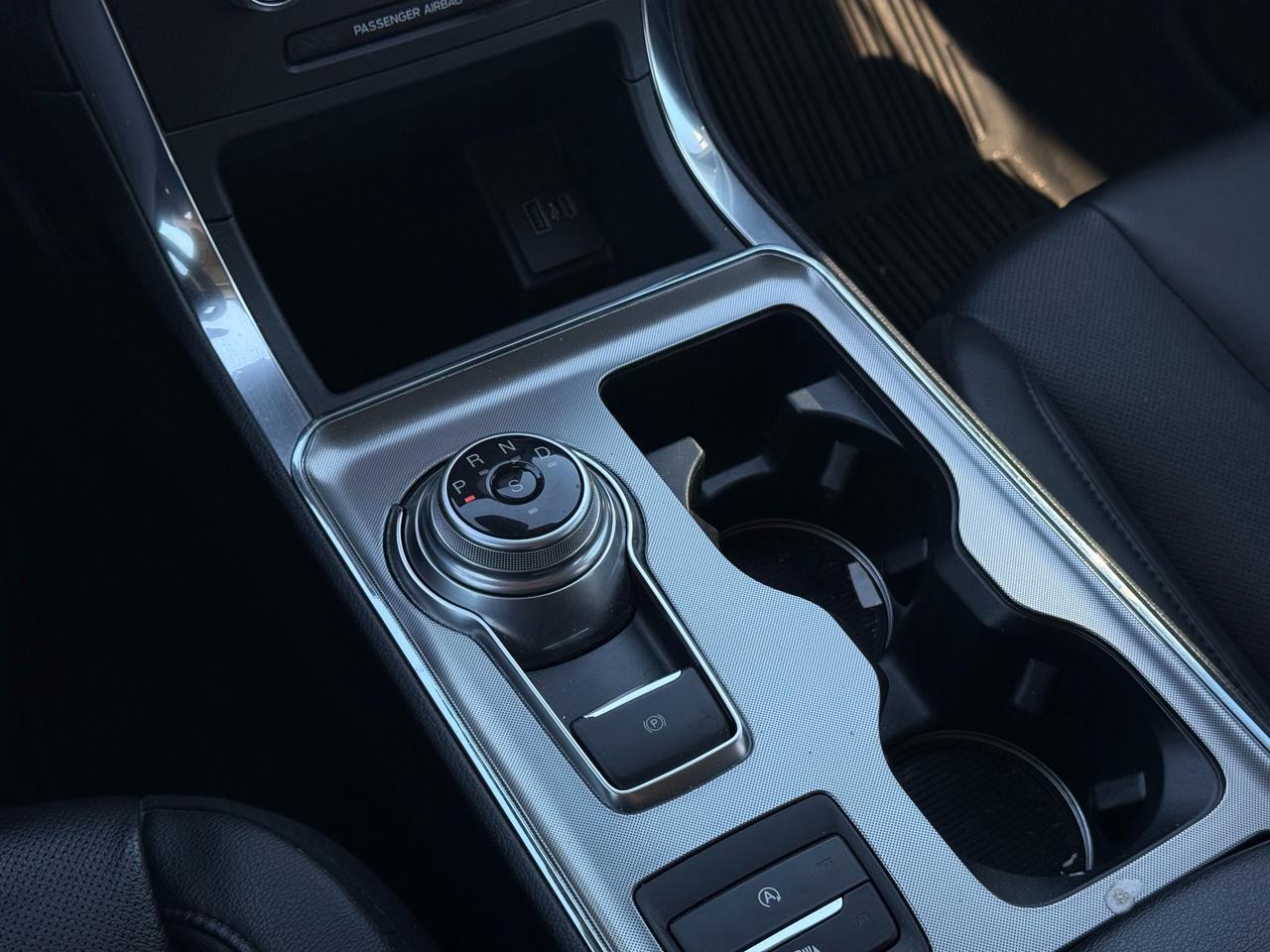 2022 Ford Edge Titanium Photo