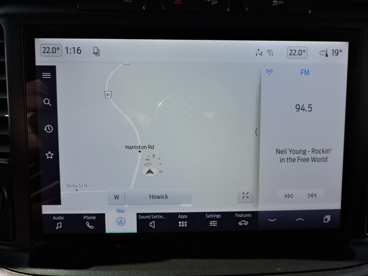 2022 Ford F-150 XLT/FX4 5.0L 4X4 Navigation 6 1/2 Foot Box 87000KM Photo
