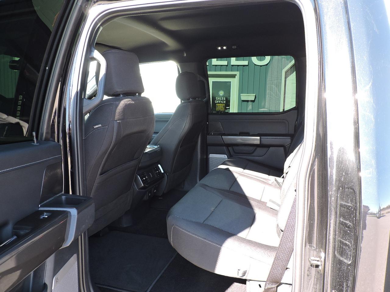 2022 Ford F-150 XLT/FX4 5.0L 4X4 Navigation 6 1/2 Foot Box 87000KM Photo