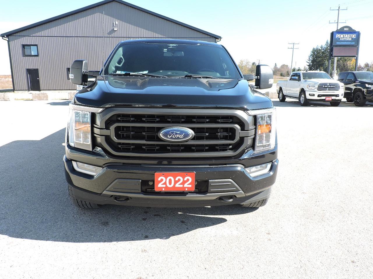 2022 Ford F-150 XLT/FX4 5.0L 4X4 Navigation 6 1/2 Foot Box 87000KM Photo5